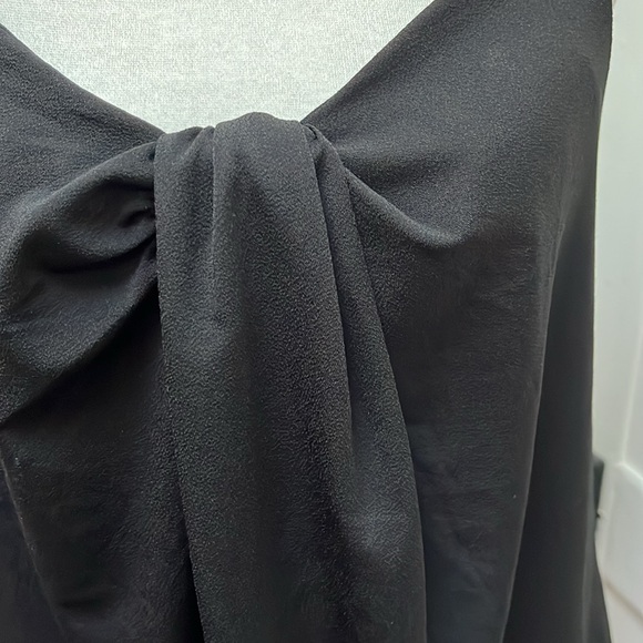 NWT Banana Republic Twist Front Black Crepe Camisole - Picture 4 of 9